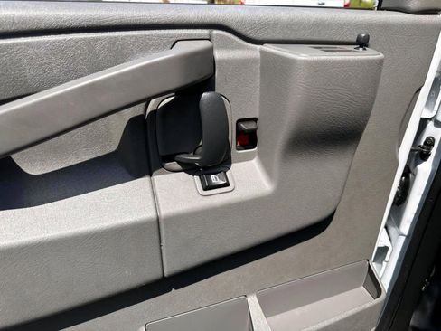 Used 2024 GMC Savana 2500 w/ Driver Convenience Package image 12