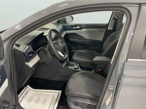 Used 2023 Volkswagen Taos SE AWD/4WD image 23