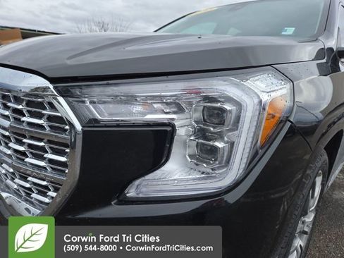 Used 2023 GMC Terrain Denali w/ Denali Premium Package AWD/4WD image 6