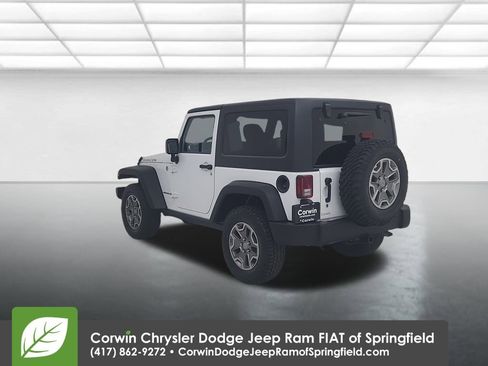 Used 2015 Jeep Wrangler Rubicon w/ Power Convenience Group image 11