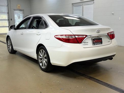 Used 2017 Toyota Camry XLE FWD image 7