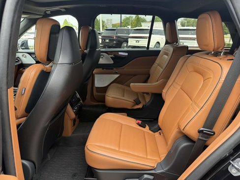 Certified 2025 Lincoln Aviator Black Label AWD/4WD image 18