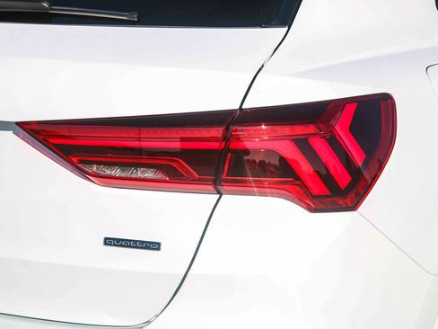 New 2025 Audi Q3 2.0T Premium image 12