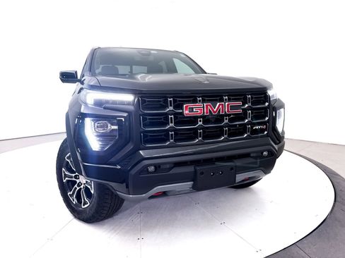 Used 2023 GMC Canyon AT4 w/ AT4 Premium Package AWD/4WD image 5