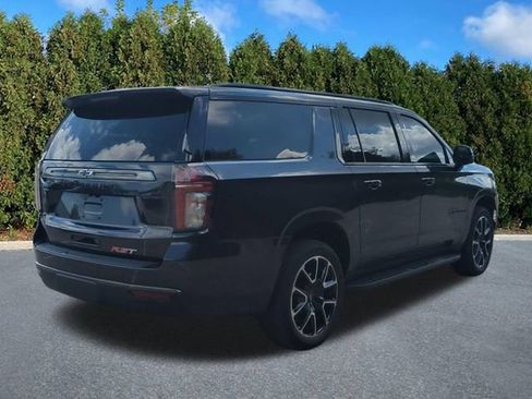 Used 2022 Chevrolet Suburban RST w/ Luxury Package AWD/4WD image 4