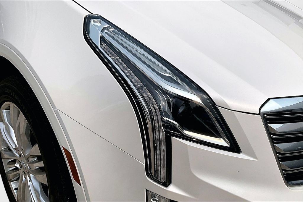 Used 2017 Cadillac XT5 Premium Luxury w/ Driver Assist Package AWD/4WD image 32