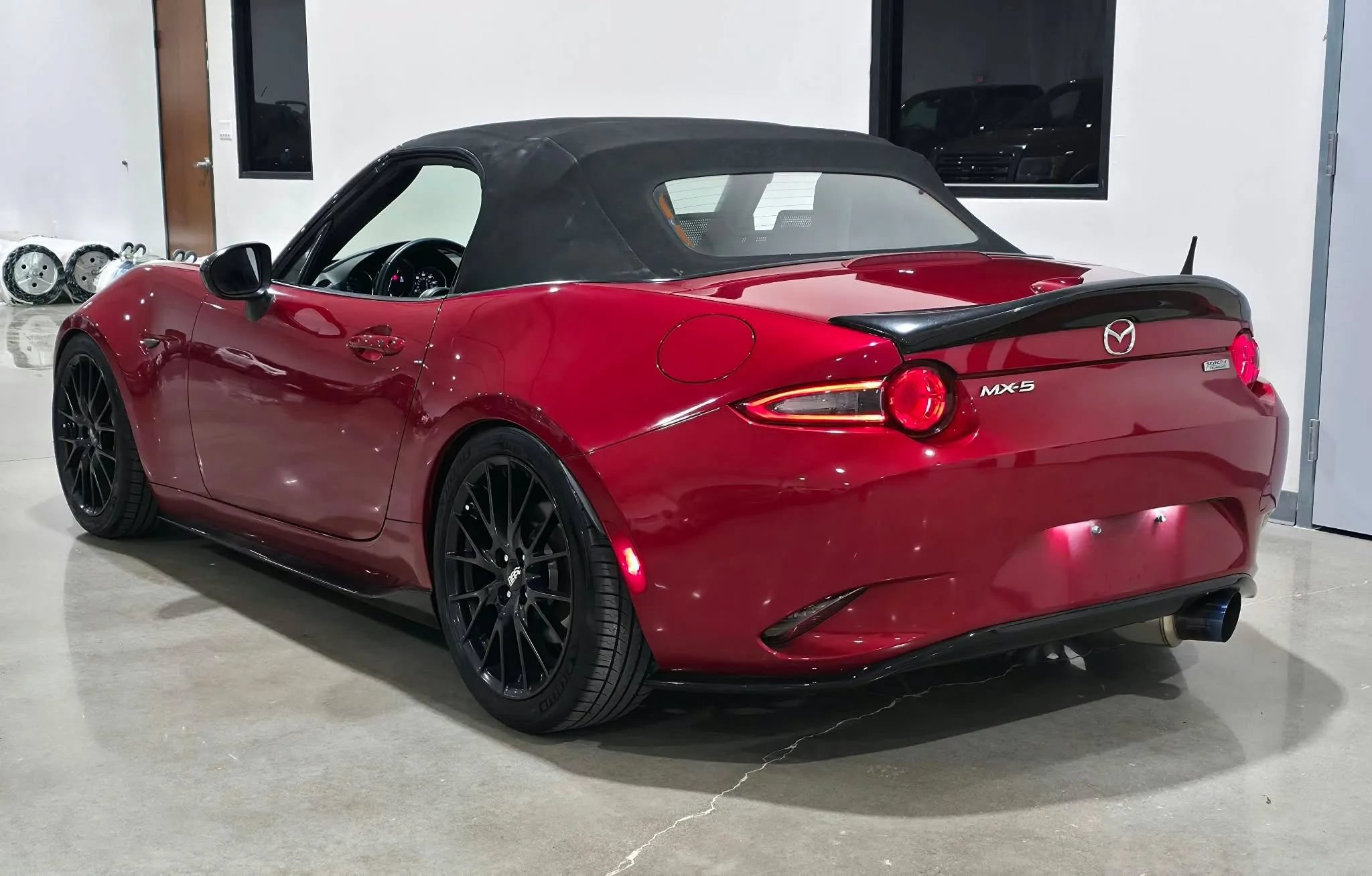 Used 2016 MAZDA MX-5 Miata Club w/ Brembo/BBS Package RWD image 3