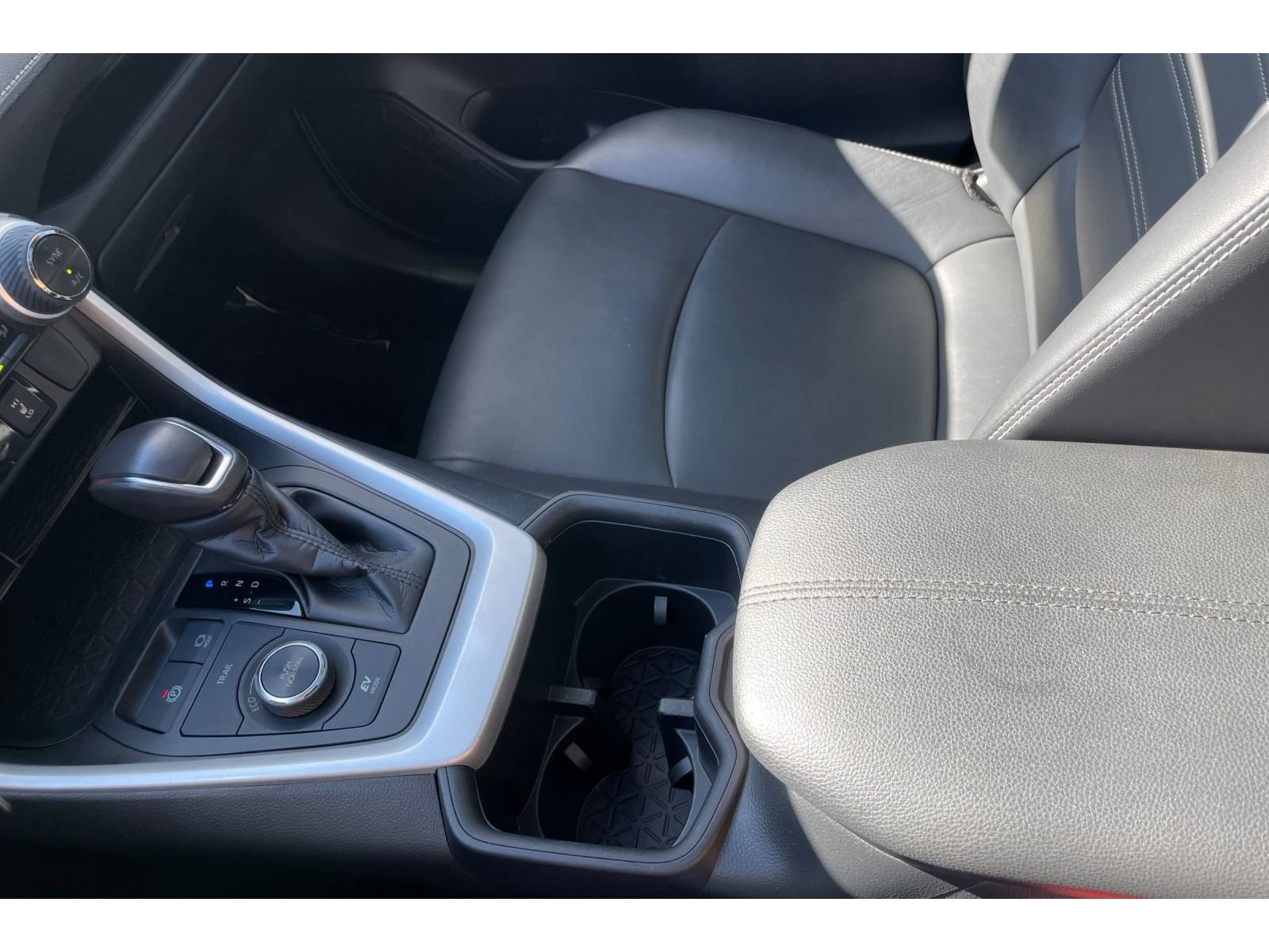 Used 2024 Toyota RAV4 XLE Premium w/ Weather Package AWD/4WD image 32