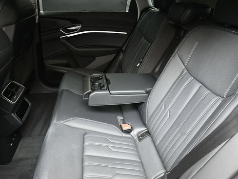Used 2024 Audi Q8 e-tron Prestige AWD/4WD image 20