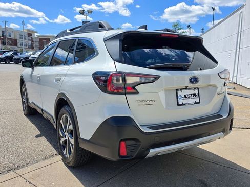 Used 2022 Subaru Outback Limited AWD/4WD image 3