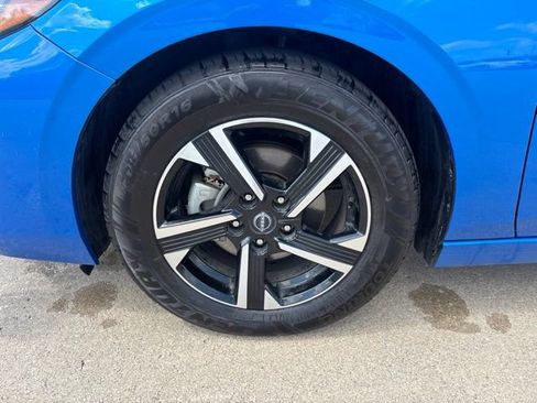 Used 2025 Nissan Sentra SV FWD image 9