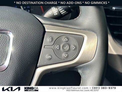 Used 2023 GMC Acadia Denali w/ Denali Technology Package AWD/4WD image 8