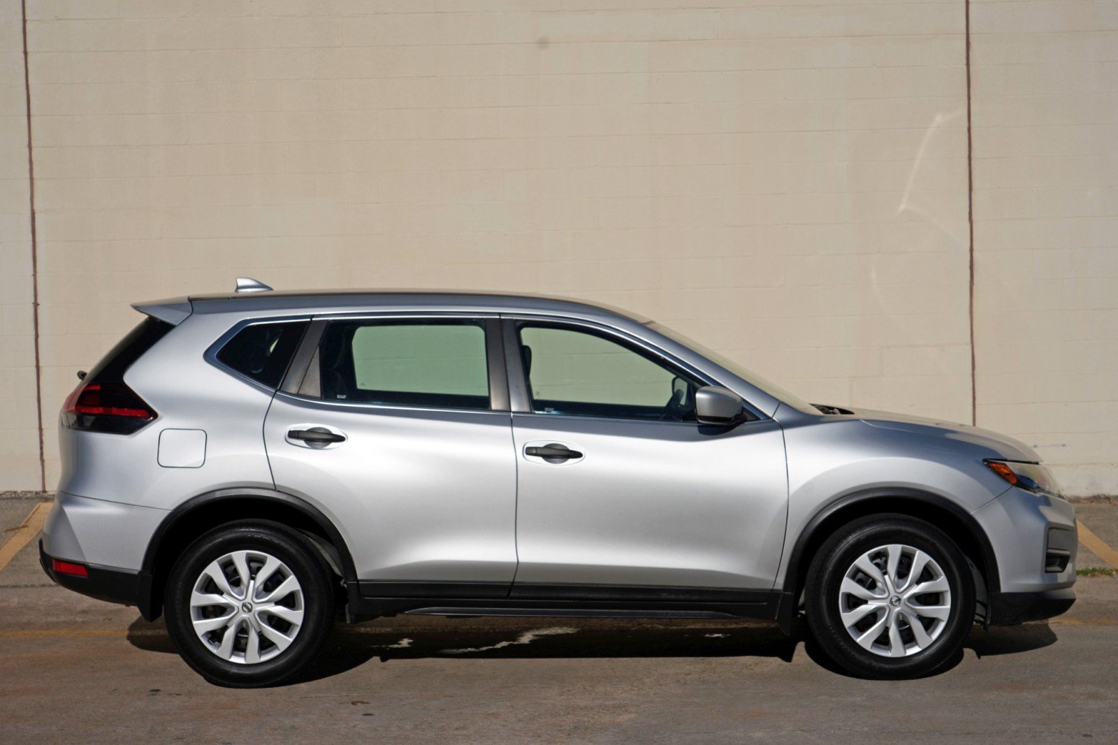 Used 2019 Nissan Rogue S FWD image 45