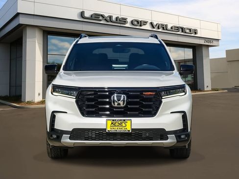 Used 2024 Honda Pilot TrailSport image 6