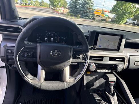 Used 2026 Toyota Tacoma TRD Off-Road w/ TRD Off Road Upgrade Package AWD/4WD image 17
