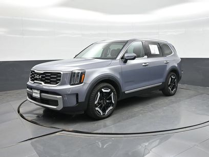 Used 2024 Kia Telluride S w/ S Sunroof Package