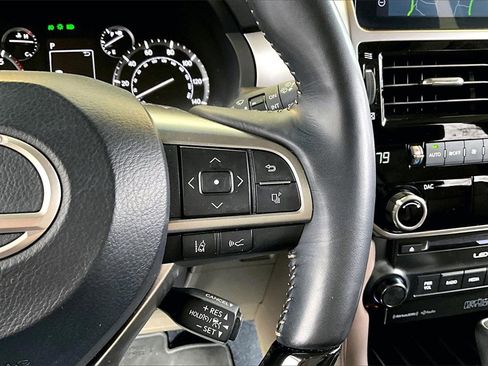 Used 2023 Lexus GX 460 Premium image 11