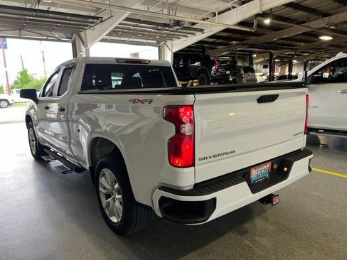 Used 2023 Chevrolet Silverado 1500 Custom AWD/4WD image 4
