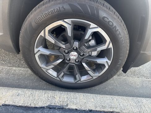 Certified 2025 GMC Terrain Elevation w/ Elevation Premium Package image 11