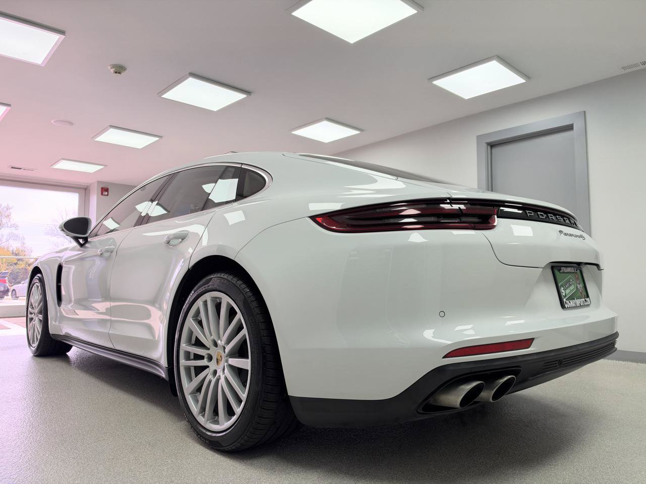 Used 2018 Porsche Panamera 4S AWD/4WD image 5