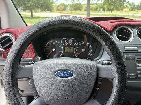 Used 2010 Ford Transit Connect XLT FWD image 45