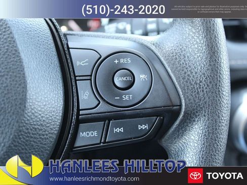 Used 2025 Toyota RAV4 XLE AWD/4WD image 27