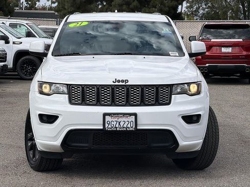 Used 2021 Jeep Grand Cherokee Laredo X AWD/4WD image 2