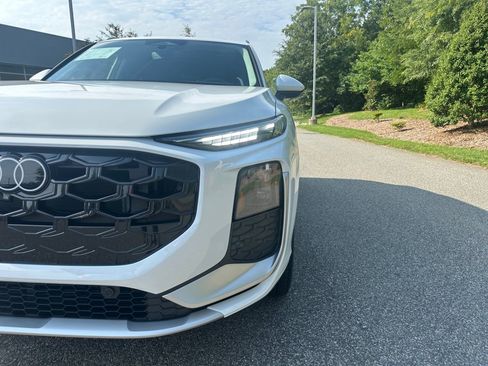 Certified 2026 Audi Q3 quattro 2.0T AWD/4WD image 26