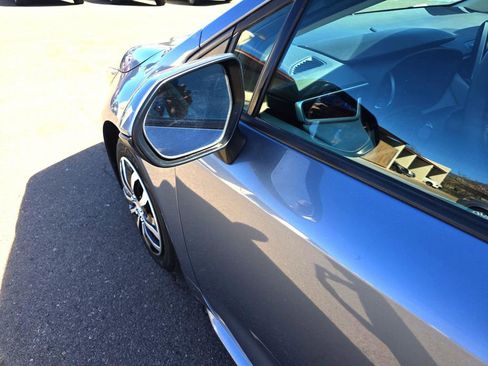 Used 2021 Toyota Corolla LE image 39