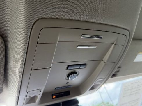 Used 2020 Chevrolet Suburban LT image 23