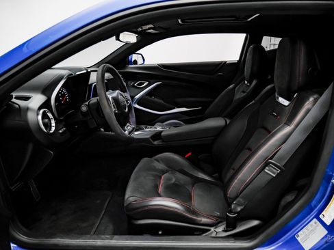 Used 2018 Chevrolet Camaro ZL1 image 32