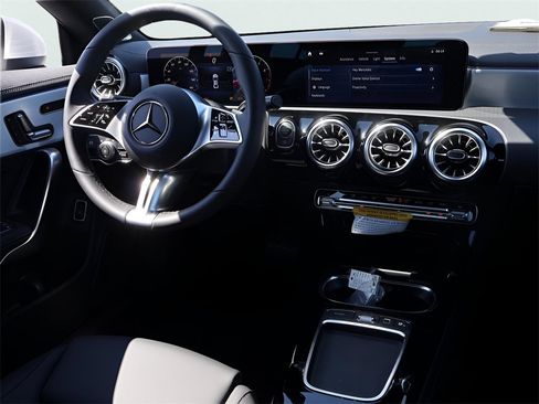 New 2025 Mercedes-Benz CLA 250 4MATIC image 16