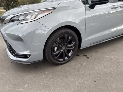 Used 2024 Toyota Sienna XSE image 9