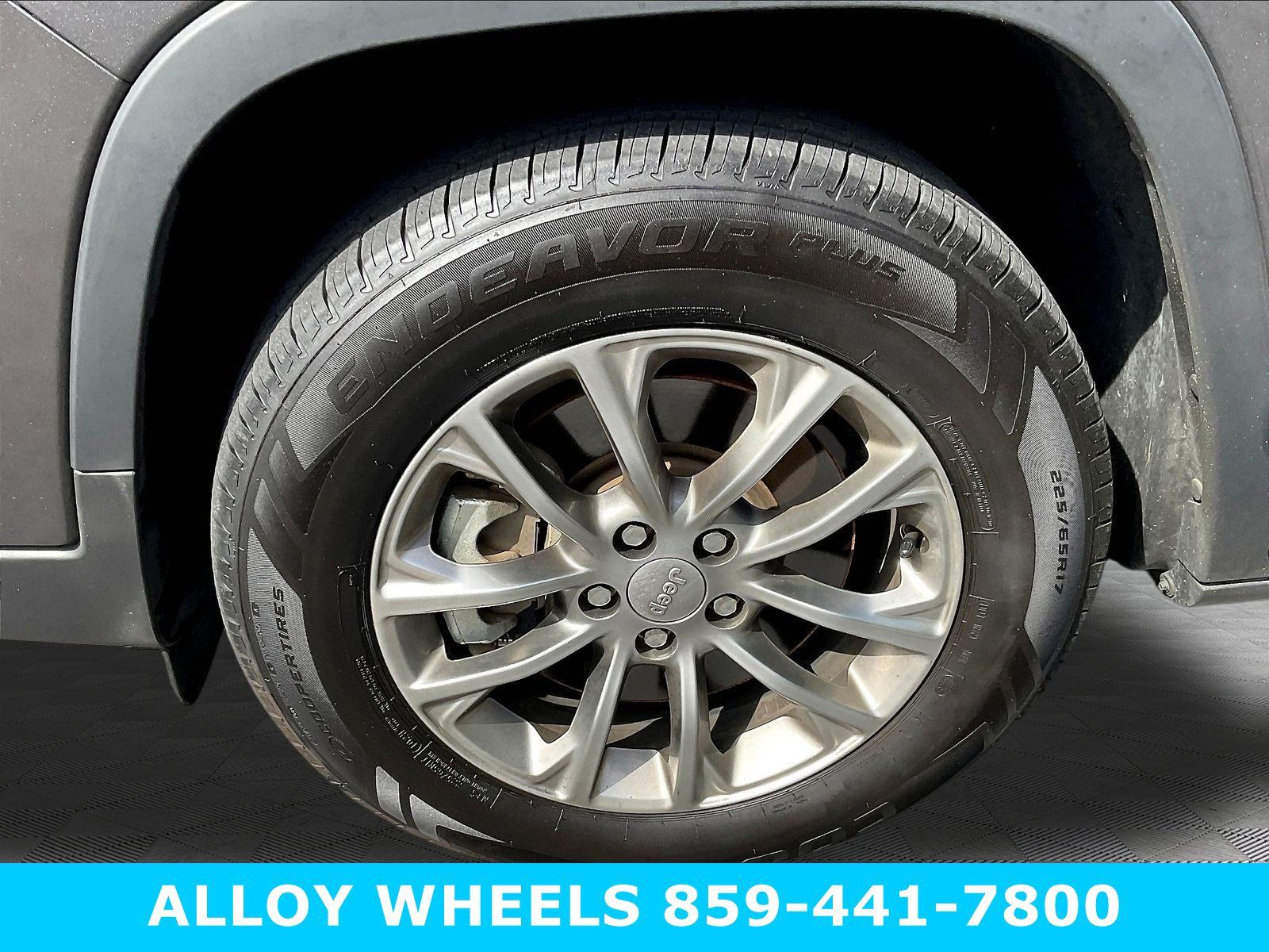 Used 2021 Jeep Cherokee Latitude Lux w/ Comfort/Convenience Group AWD/4WD image 7