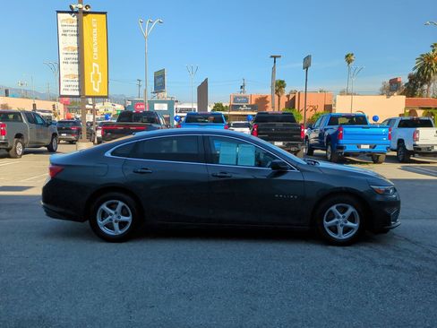 Used 2017 Chevrolet Malibu LS image 4