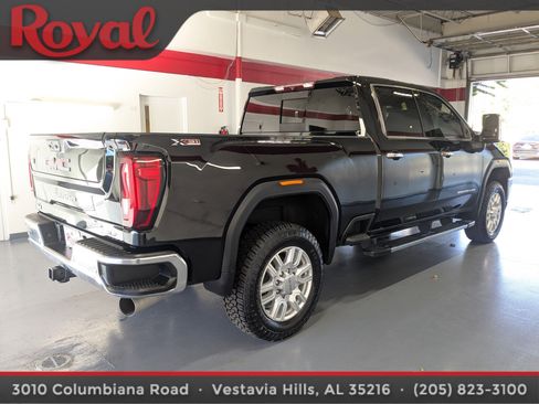 Used 2023 GMC Sierra 2500 SLT w/ SLT Premium Package image 4