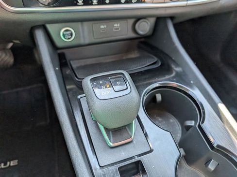 Used 2023 Nissan Rogue SV FWD image 13