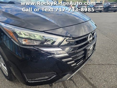 Used 2025 Nissan Versa S image 3