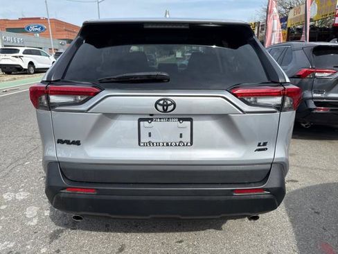 Used 2022 Toyota RAV4 LE image 6