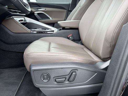 Certified 2025 Audi Q5 Premium w/ Convenience Package AWD/4WD image 13