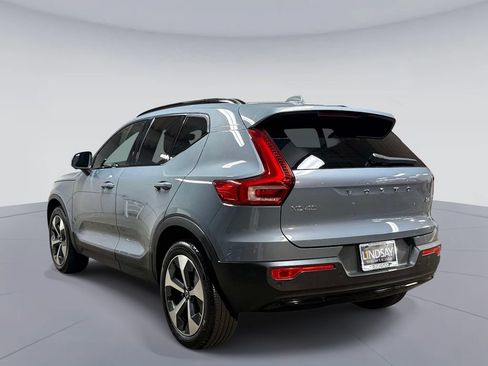 Used 2023 Volvo XC40 B5 Plus w/ Climate Package AWD/4WD image 12