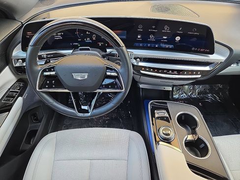 Used 2024 Cadillac Lyriq Sport RWD image 19