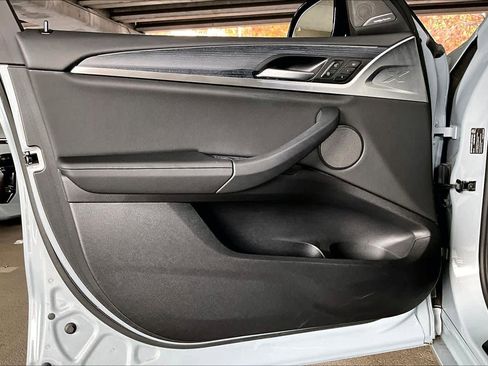 Used 2025 BMW X4 xDrive30i w/ Premium Package image 21