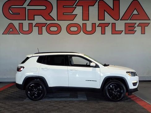 Used 2021 Jeep Compass Latitude image 1