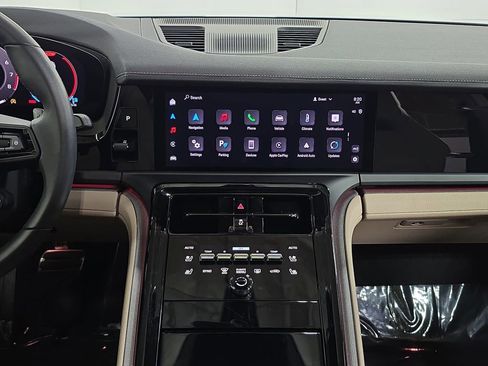 Certified 2025 Porsche Panamera 4 AWD/4WD image 16