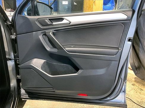Used 2022 Volkswagen Tiguan S image 19