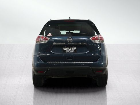 Used 2016 Nissan Rogue SV w/ SV Moonroof Package AWD/4WD image 5