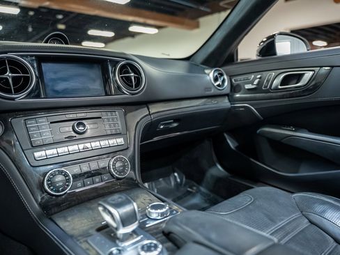 Used 2017 Mercedes-Benz SL 63 AMG image 40