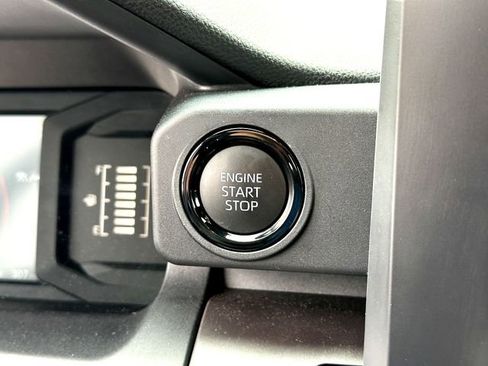 Certified 2025 Toyota Tacoma SR5 AWD/4WD image 16