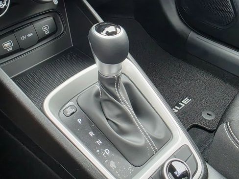 New 2025 Hyundai Venue SEL image 30